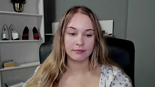 Snapshot of kitty_valeria chatting on 12/03/25, 09:57 kitty valeria online show from 12/03/25, 09:57