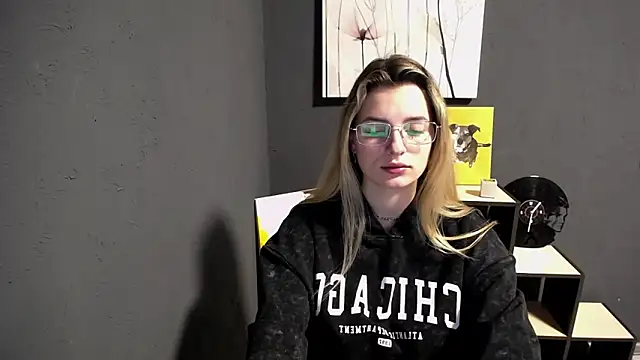 lady olivia  online show from 03/12/26, 01:39