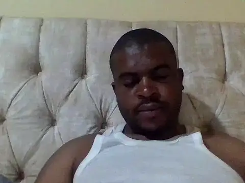 Snapshot of lui_cuuty chatting on 11/05/25, 12:21 lui cuuty online show from 11/05/25, 12:21