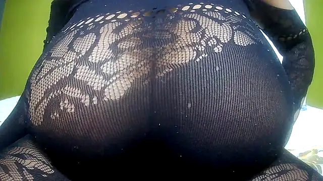 Queenboobs61 online show from 04/15/26, 08:21