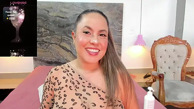 Snapshot of Alisson_zambrano chatting on 02/24/25, 08:14 Alisson zambrano online show from 02/24/25, 08:14