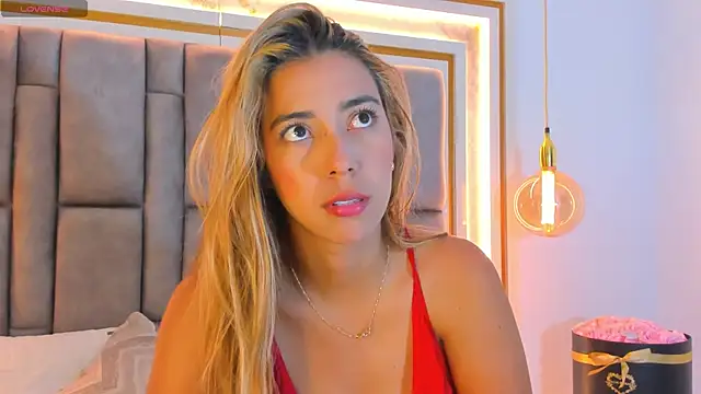 Snapshot of elianabrown chatting on 04/24/26, 12:35 elianabrown online show from 04/24/26, 12:35