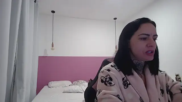 YasmimBrasil online show from 05/21/26, 05:58