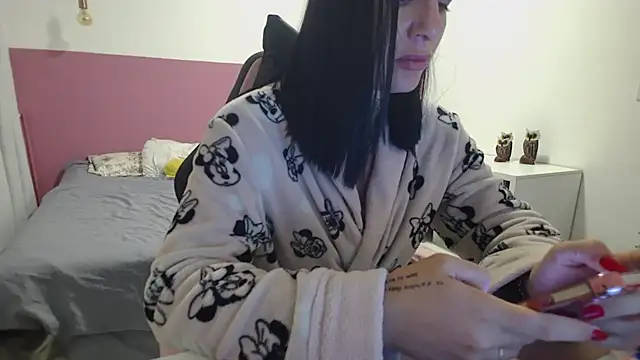 YasmimBrasil online show from 06/17/26, 05:54