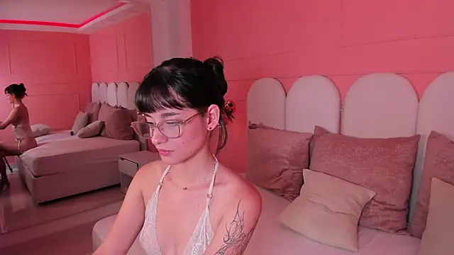 emilly williams  online show from 12/02/24, 08:33