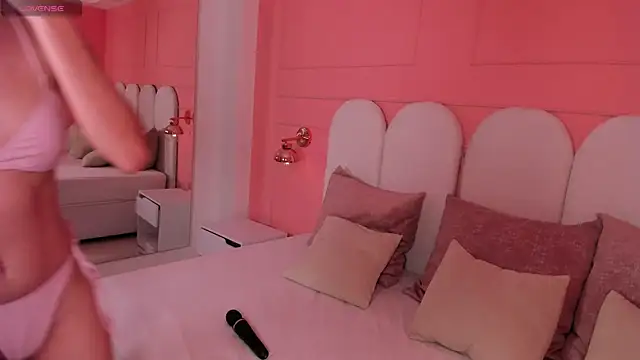 emilly williams  online show from 12/04/24, 08:29