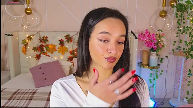 Lolly Neal online show from 11/08/25, 04:56