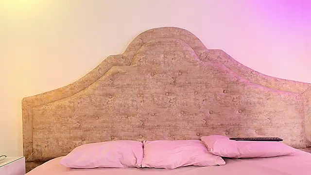 Victoria Adams14 online show from 09/17/25, 04:14