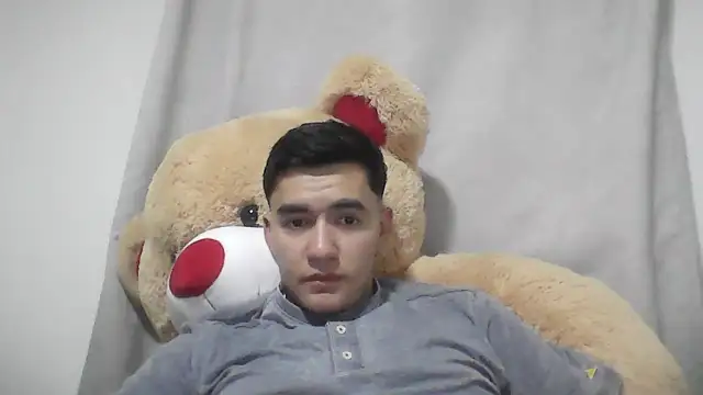 Snapshot of Estebitan_vm chatting on 06/16/26, 02:14 Estebitan vm online show from 06/16/26, 02:14