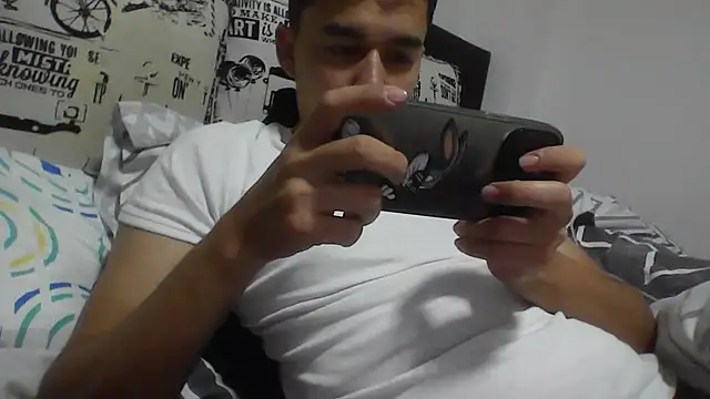 Snapshot of Estebitan_vm chatting on 07/07/26, 03:20 Estebitan vm online show from 07/07/26, 03:20