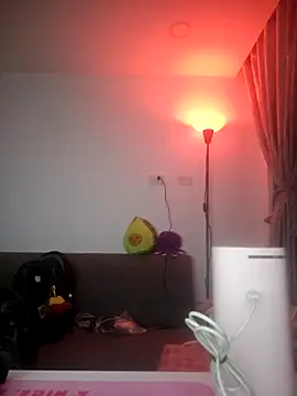 Snapshot of azumiichan chatting on 12/16/25, 12:15 azumiichan online show from 12/16/25, 12:15