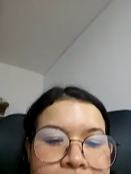 Snapshot of azumiichan chatting on 02/06/26, 03:33 azumiichan online show from 02/06/26, 03:33