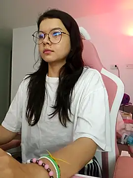 Snapshot of azumiichan chatting on 03/05/26, 12:39 azumiichan online show from 03/05/26, 12:39