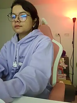 Snapshot of azumiichan chatting on 03/19/26, 12:14 azumiichan online show from 03/19/26, 12:14