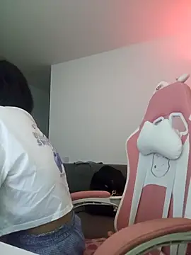 azumiichan online show from 05/04/26, 11:34