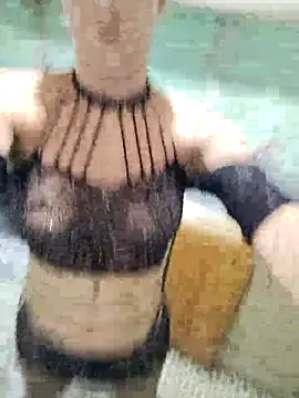 Snapshot of thalia_zomerts chatting on 12/19/25, 10:28 thalia zomerts online show from 12/19/25, 10:28