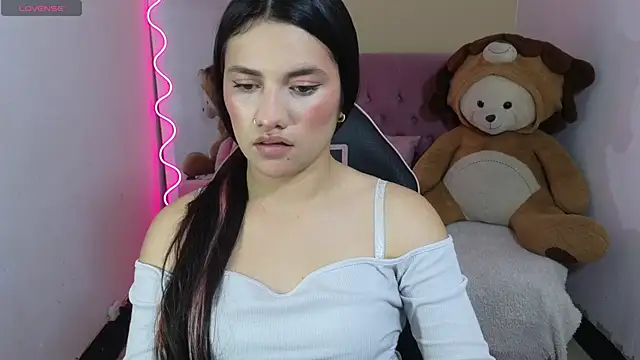 Snapshot of Chiara_tay chatting on 11/07/25, 03:06 Chiara tay online show from 11/07/25, 03:06