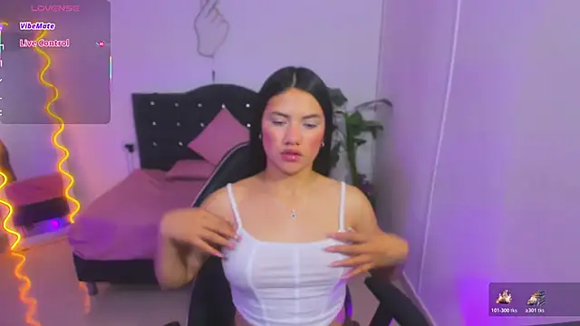 Snapshot of Chiara_tay chatting on 12/03/25, 03:25 Chiara tay online show from 12/03/25, 03:25