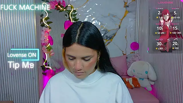 Snapshot of Chiara_tay chatting on 06/10/26, 07:35 Chiara tay online show from 06/10/26, 07:35