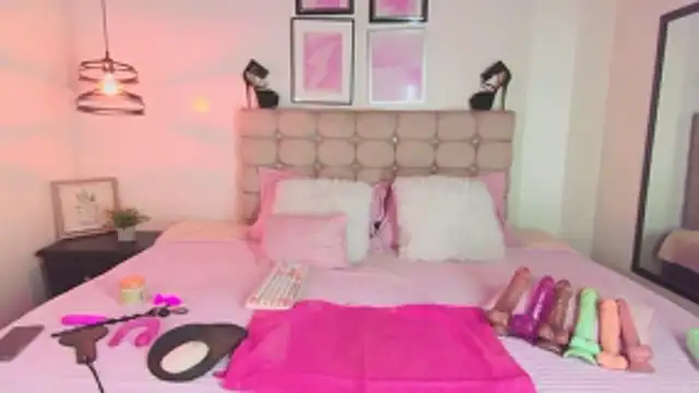 Snapshot of noa__01 chatting on 11/26/25, 02:07 noa 01 online show from 11/26/25, 02:07