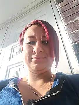 Snapshot of noa__01 chatting on 12/15/25, 01:04 noa 01 online show from 12/15/25, 01:04