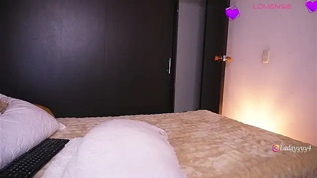 Snapshot of daycass_ chatting on 12/14/25, 11:53 daycass online show from 12/14/25, 11:53