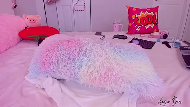 AngieDaniels1 online show from 03/13/25, 05:28