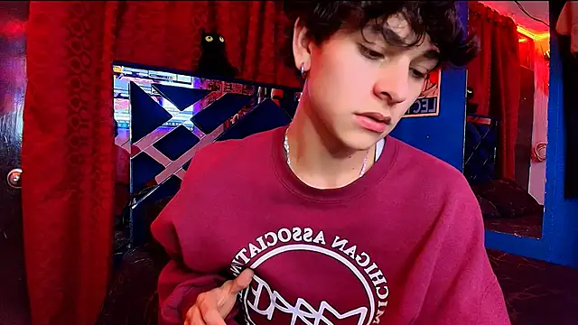 Luke Howland online show from 12/05/25, 01:03