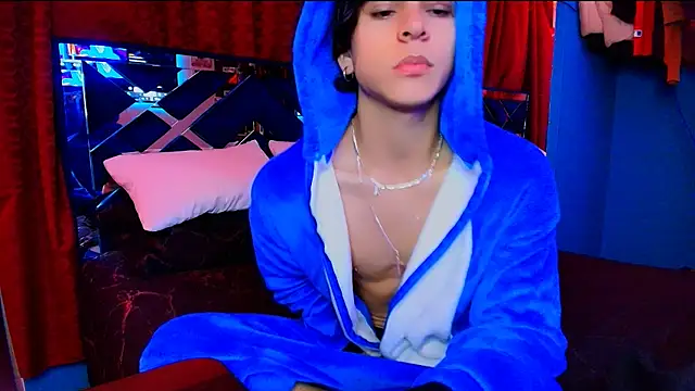 Snapshot of Luke_Howland chatting on 01/12/26, 01:11 Luke Howland online show from 01/12/26, 01:11