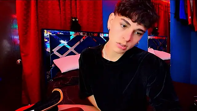 Snapshot of Luke_Howland chatting on 02/04/26, 02:17 Luke Howland online show from 02/04/26, 02:17