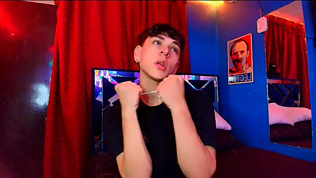 Snapshot of Luke_Howland chatting on 02/10/26, 12:15 Luke Howland online show from 02/10/26, 12:15