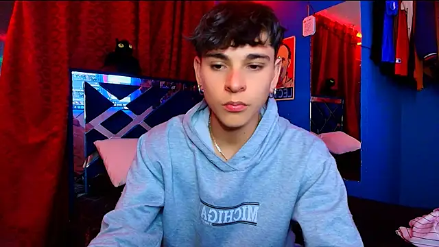 Snapshot of Luke_Howland chatting on 02/18/26, 01:23 Luke Howland online show from 02/18/26, 01:23