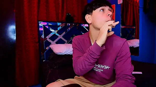 Snapshot of Luke_Howland chatting on 02/25/26, 01:59 Luke Howland online show from 02/25/26, 01:59