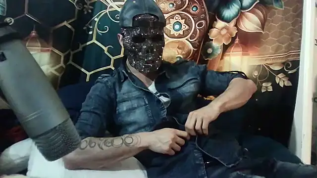 Snapshot of --D-a-D-D-y- chatting on 10/23/25, 01:16 --D-a-D-D-y- online show from 10/23/25, 01:16