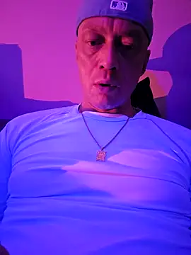 Snapshot of McdyllanXX chatting on 03/10/25, 11:27 McdyllanXX online show from 03/10/25, 11:27