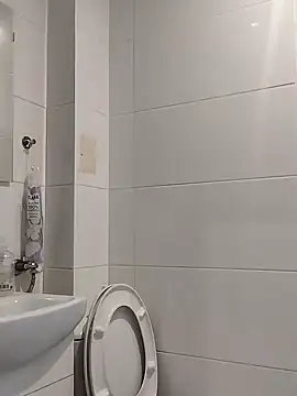 Snapshot of McdyllanXX chatting on 02/24/26, 12:03 McdyllanXX online show from 02/24/26, 12:03