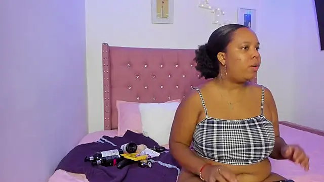 Yiseth 02 online show from 03/09/25, 03:54