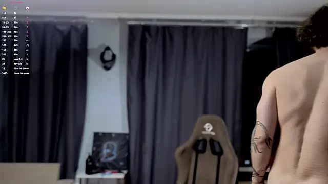 pleasure8869 online show from 10/28/25, 08:18