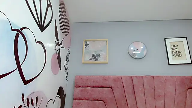 Snapshot of ValeriaAguilar chatting on 02/19/25, 08:41 ValeriaAguilar online show from 02/19/25, 08:41