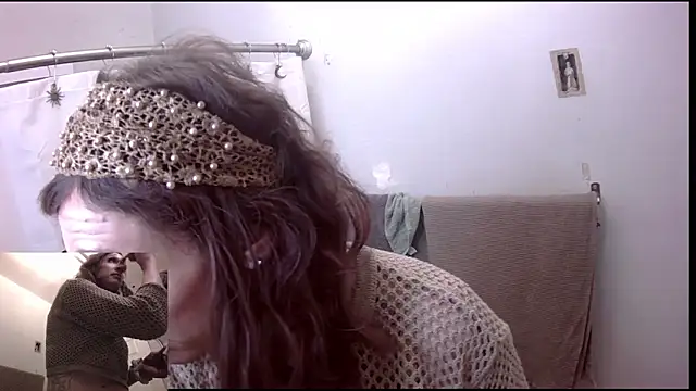 Snapshot of cassiemichellexx chatting on 12/15/25, 02:10 cassiemichellexx online show from 12/15/25, 02:10