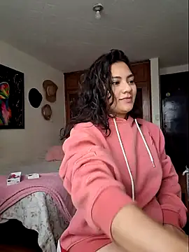 Thaliacooper  online show from 12/21/24, 08:54