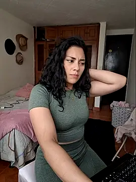 Thaliacooper  online show from 03/08/25, 09:29