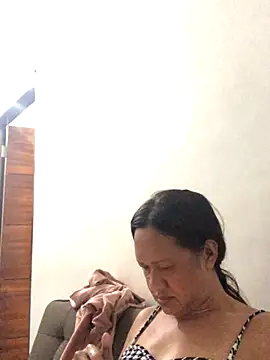 Snapshot of starfish05 chatting on 11/30/25, 04:38 starfish05 online show from 11/30/25, 04:38