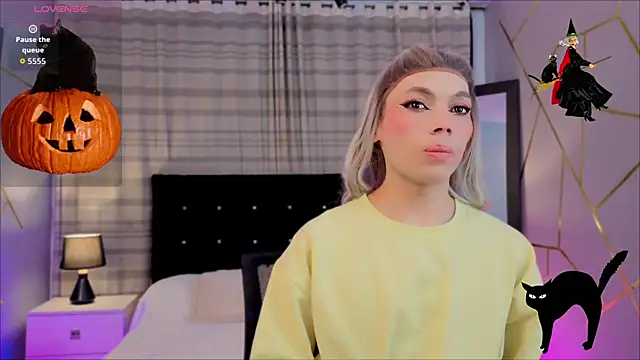 Megan Do Santos online show from 10/25/25, 03:29