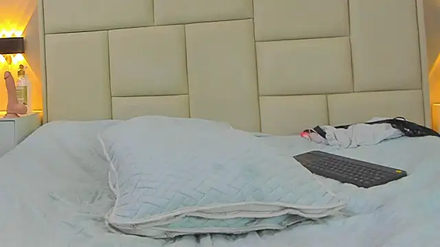 angel adamx online show from 03/18/25, 09:52