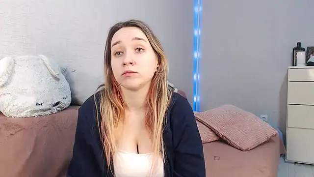 Snapshot of lovely_hayley chatting on 02/02/26, 09:35 lovely hayley online show from 02/02/26, 09:35