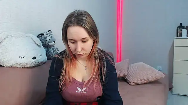 Snapshot of lovely_hayley chatting on 02/13/26, 09:33 lovely hayley online show from 02/13/26, 09:33