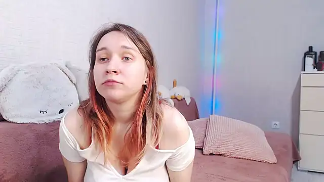lovely hayley online show from 06/15/26, 08:22