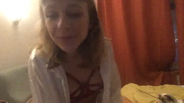Snapshot of Tom_and_zoe chatting on 12/16/24, 06:49 Tom and zoe online show from 12/16/24, 06:49