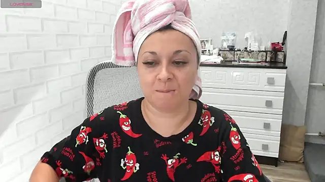 TeasyLana online show from 08/06/26, 08:16